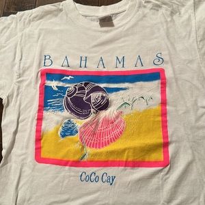 Vintage 2000s Bahamas tshirt